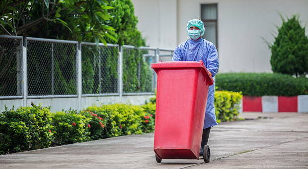 Infected people into the trash, Trash infections in hospitals